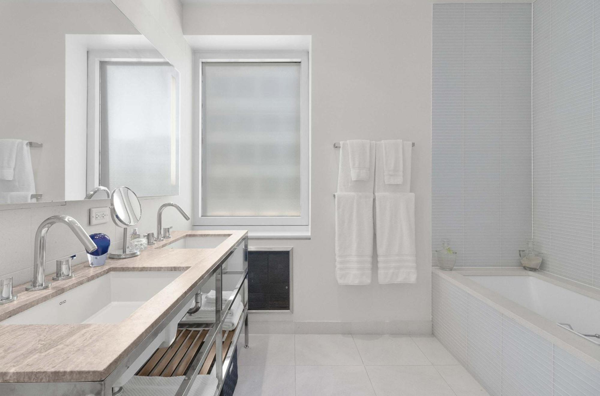 Holiday home Corporate Or Luxury 4 Bedroom Penthouse Steps From Times Square Sleeps 8