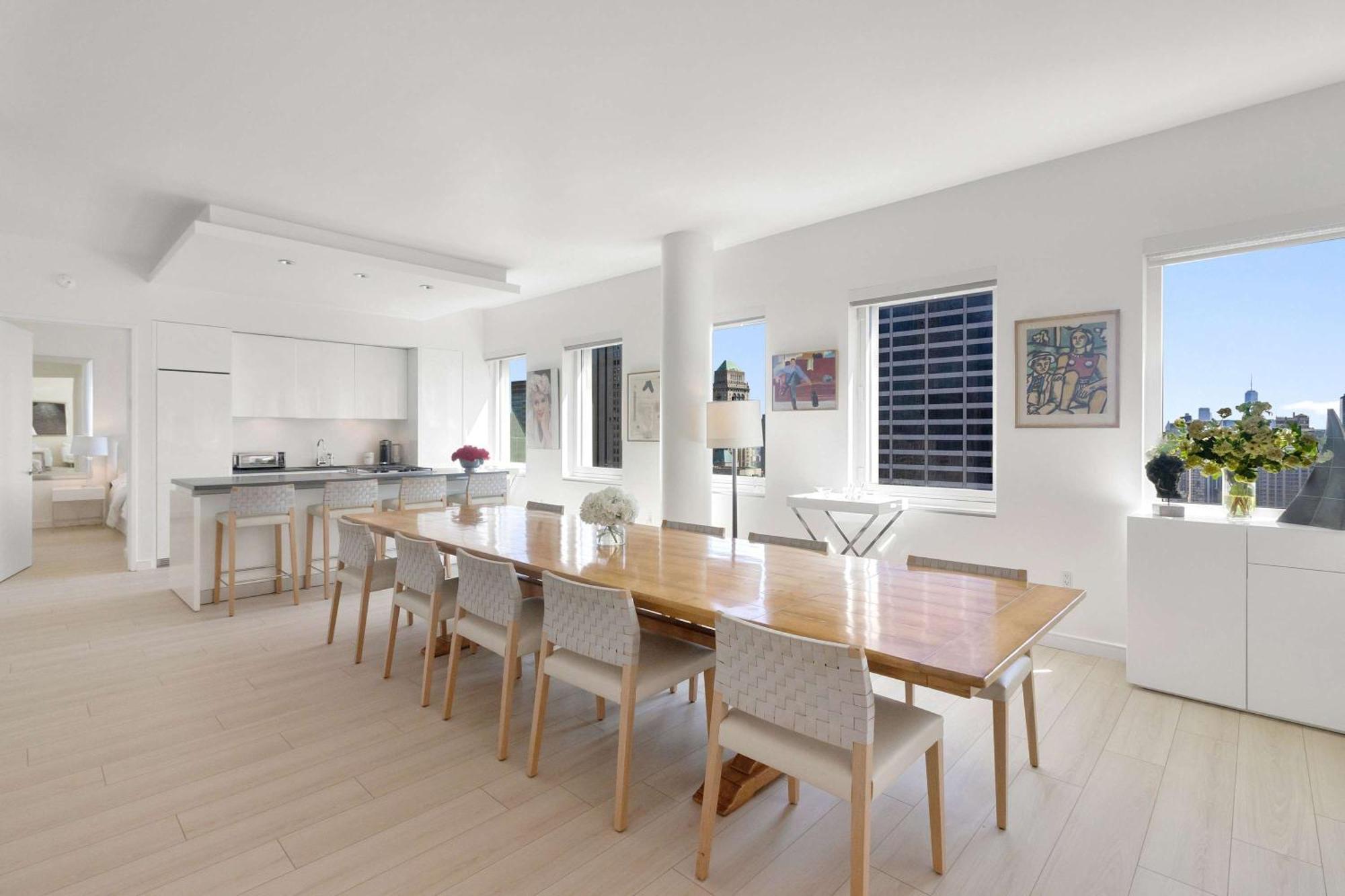 Corporate Or Luxury 4 Bedroom Penthouse Steps From Times Square Sleeps 8 Holiday home