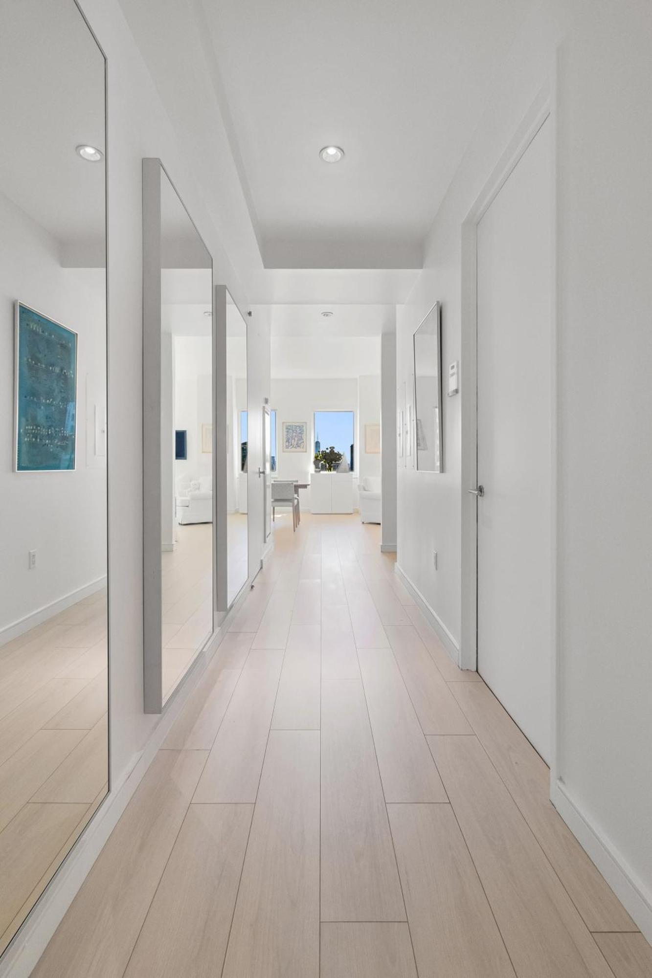 Corporate Or Luxury 4 Bedroom Penthouse Steps From Times Square Sleeps 8 Holiday home *